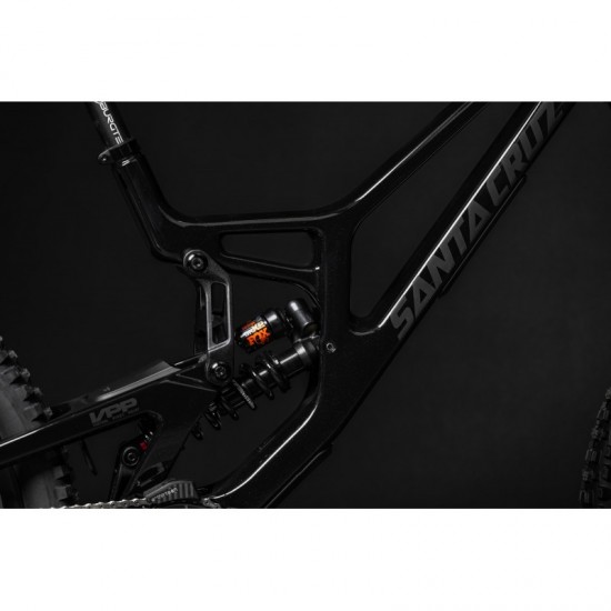 Рамка SANTA CRUZ V10 8 CC MX MD Frame Set Gloss Black Sparkle - 68-25296-3-878-5499 - на супер цена 4,299.60€ (8409.29лв)