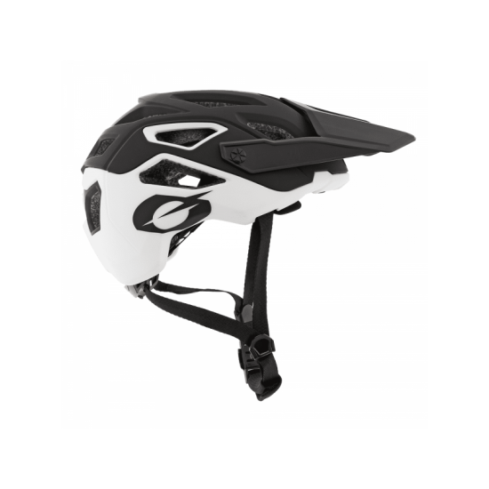 Каска O'NEAL PIKE SOLID BLACK/WHITE - PIKE SOLID BLACK/WHITE - на супер цена 132.42€ (258.99лв) Каска O'NEAL PIKE SOLID BLACK/WHITE - PIKE SOLID BLACK/WHITE - на супер цена 132.42€ (258.99лв)