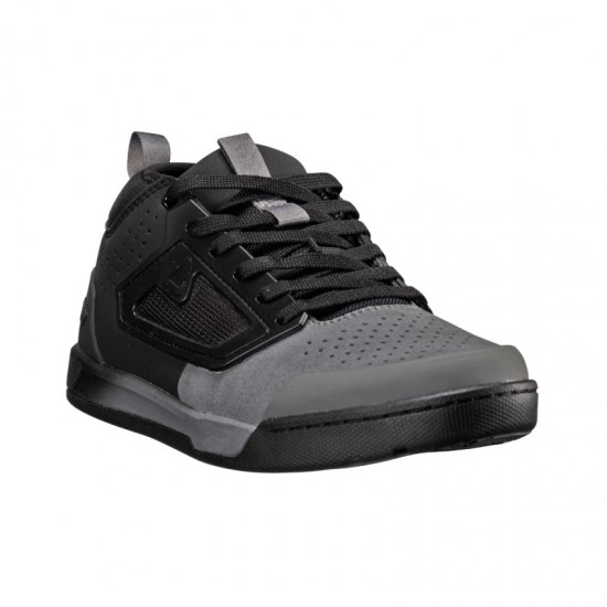 Обувки LEATT Shoe Flat 3.0 - Stealth - Shoe Flat 3.0 - Stealth - на супер цена 149.00€ (291.42лв)