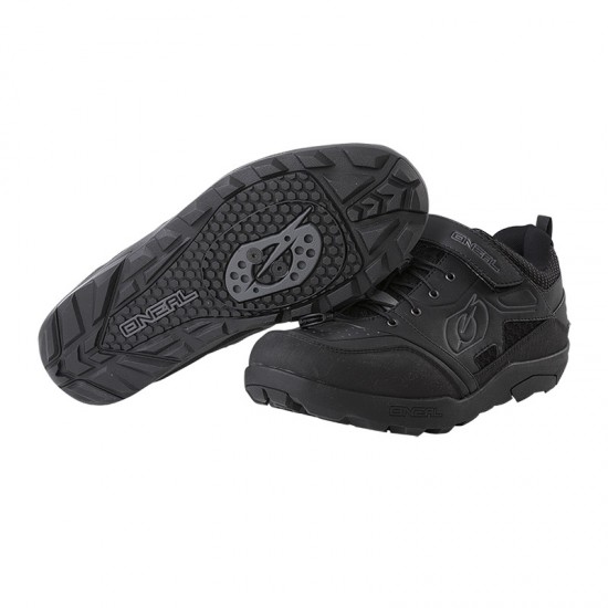 Обувки O'NEAL TRAVERSE FLAT BLACK - TRAVERSE FLAT BLACK - на супер цена 111.97€ (218.99лв) Обувки O'NEAL TRAVERSE FLAT BLACK - TRAVERSE FLAT BLACK - на супер цена 111.97€ (218.99лв)